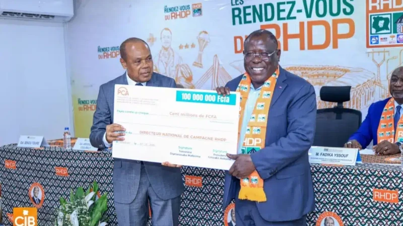 Côte d'Ivoire : pourquoi les PCA offrent 100 millions à Alassane Ouattara ?