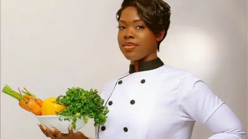 Guinness records : la Béninoise Keith Sonon veut cuisiner pendant 150 h non-stop