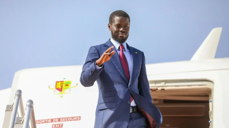 Alassane Ouattara fait venir Diomaye Faye à Abidjan