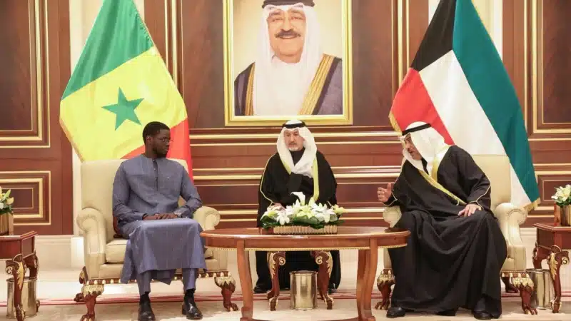 Sénégal : Bassirou Diomaye Faye reçu avec des honneurs au Koweït