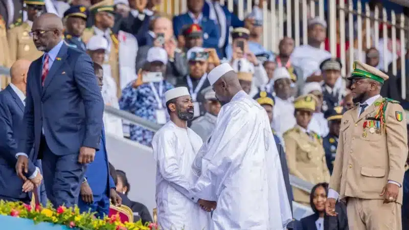 Investiture de Doumbouya : Assimi Goïta justifie sa présence