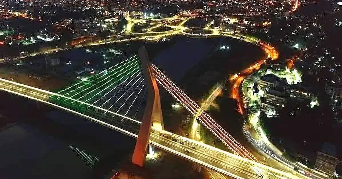 pont Alassane Ouattara d'Abidjan, poumon économique de l’Afrique de l’Ouest