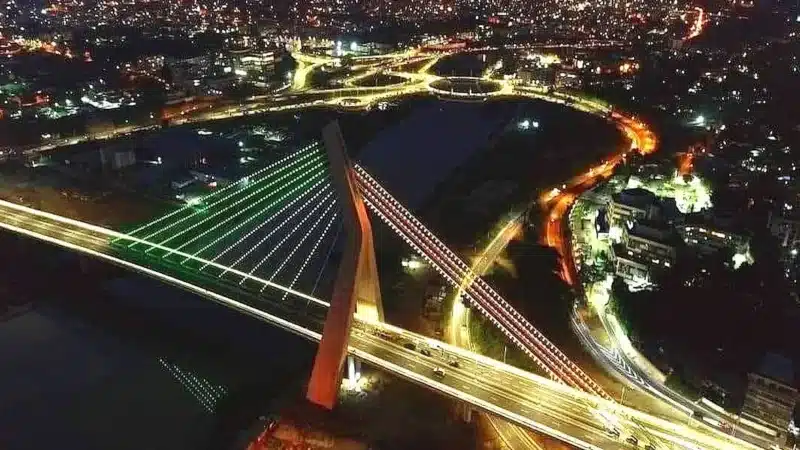pont Alassane Ouattara d'Abidjan, poumon économique de l’Afrique de l’Ouest
