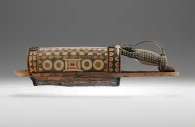 Volé en 1916, le "tambour parleur" retourne à Abidjan