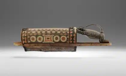 Volé en 1916, le "tambour parleur" retourne à Abidjan