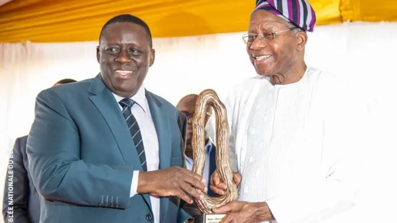 Bénin : L'Assemblée Nationale célèbre Adrien Houngbédji