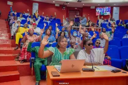 Burkina Faso : le parlement approuve la dissolution des partis politiques