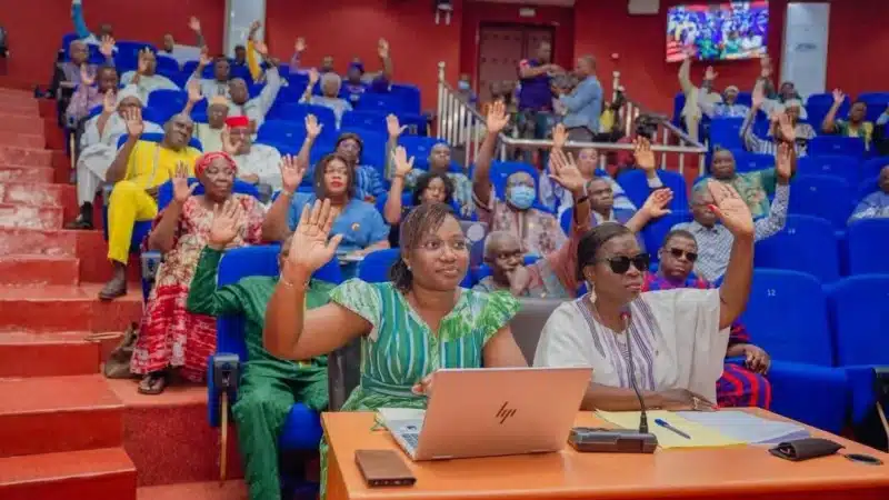 Burkina Faso : le parlement approuve la dissolution des partis politiques