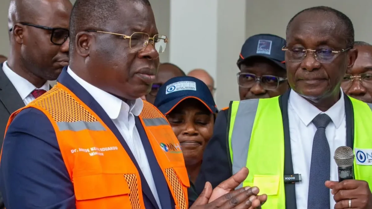 Côte d'Ivoire : le ministre Koffi Kouakou visite l'usine d'eau d’Aghien