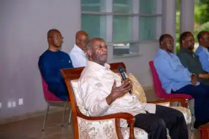 Côte d'Ivoire : Laurent Gbagbo défend les planteurs de cacao