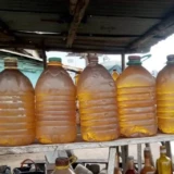 Choc au Bénin le litre d'essence frelatée atteint 900 FCFA