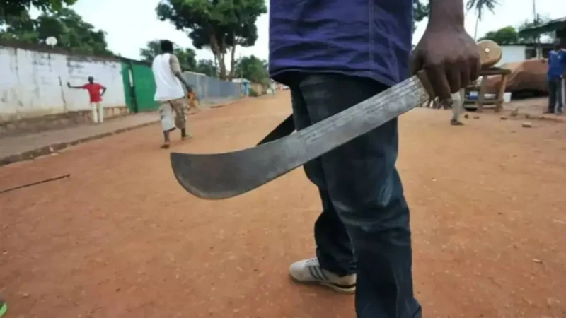 Côte d’Ivoire : à Marcory, 3 mineurs arrêtés après des rixes à la machette