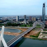 Vue d’Abidjan centre économique de la Côte d’Ivoire attirant les investisseurs étrangers