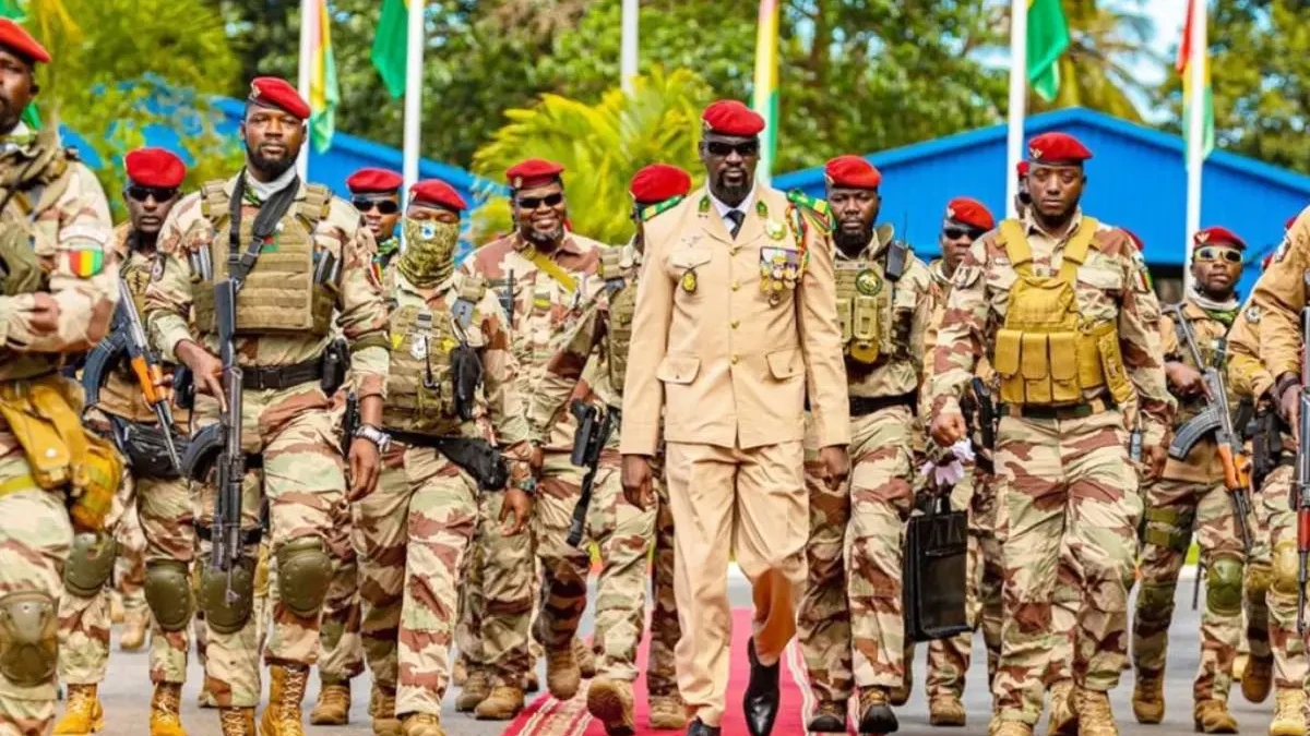 Guinée : Mamadi Doumbouya déploie l'armée face au Liberia et à la Sierra Leone