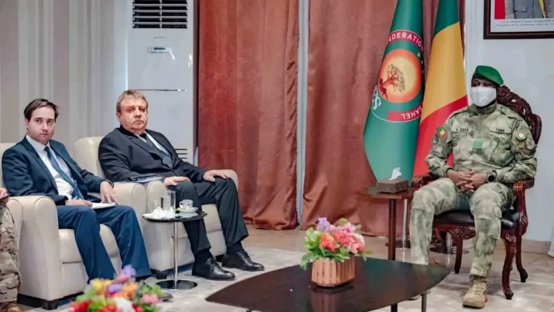 Attaques au Mali : Assimi Goïta reçoit l'ambassadeur russe