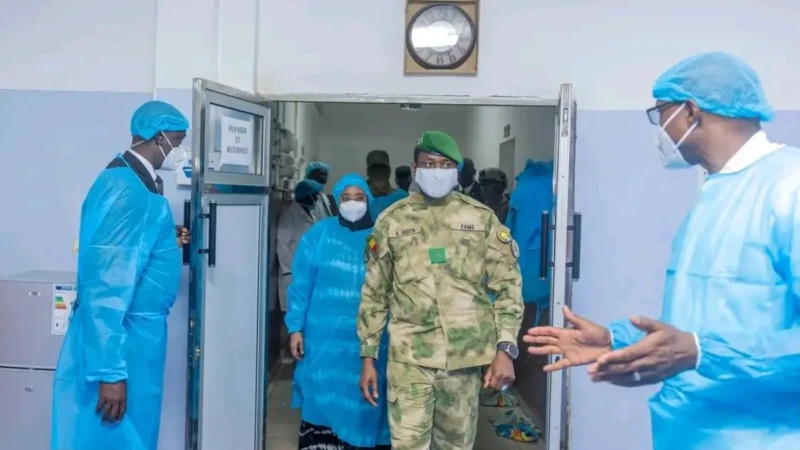 Attaques au Mali : Assimi Goïta assure que la situation est maîtrisée