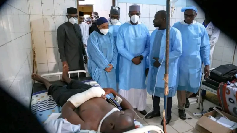 Attaques au Mali le Premier ministre au chevet des blessés