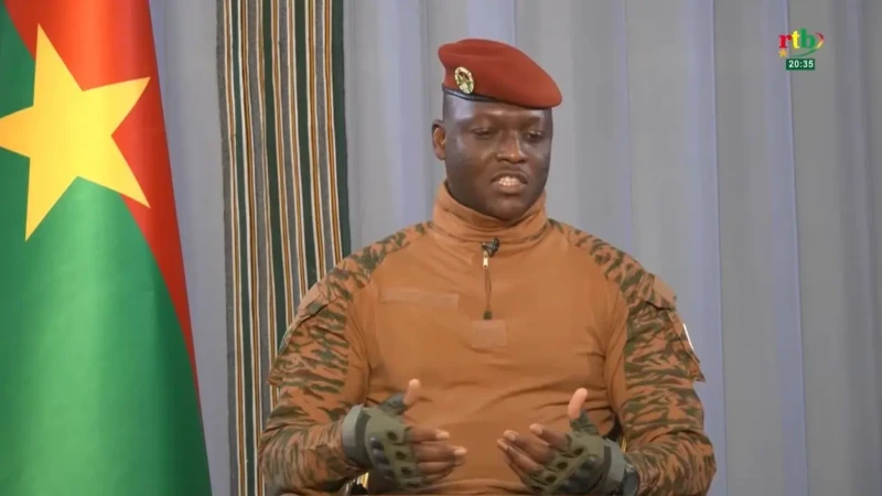 Burkina Faso Ibrahim Traoré clarifie enfin l'albinos noir et l'hiver noir