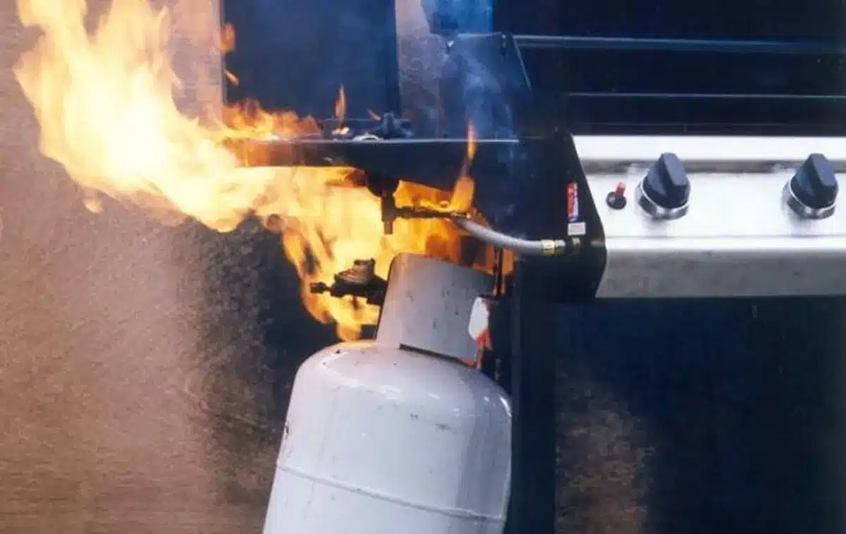 explosion de bouteilles de gaz butane B6