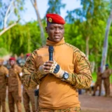La démocratie tue Ibrahim Traoré choque avec une déclaration radicale
