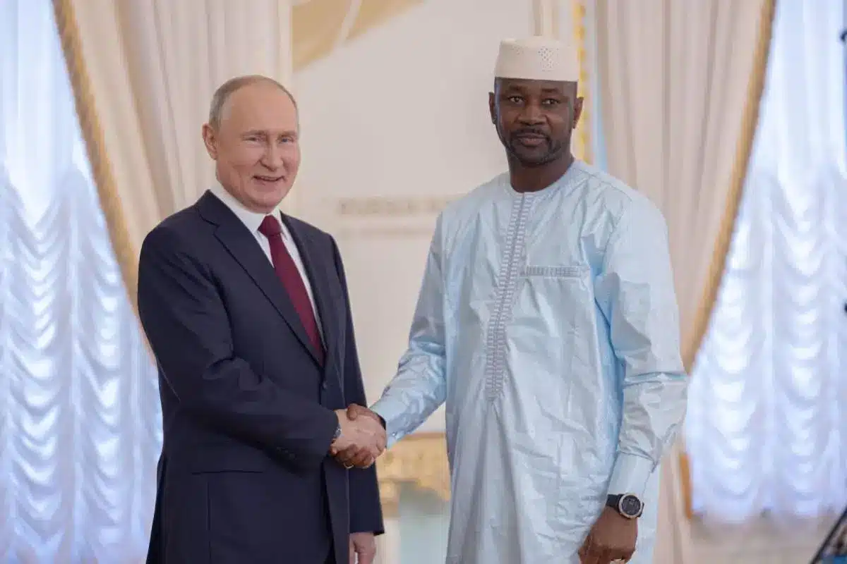 Mali la Russie libère deux otages enlevés au Niger