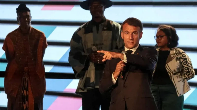 "C'est un manque de respect", Emmanuel Macron s'offusque contre l'indiscipline à Africa Forward