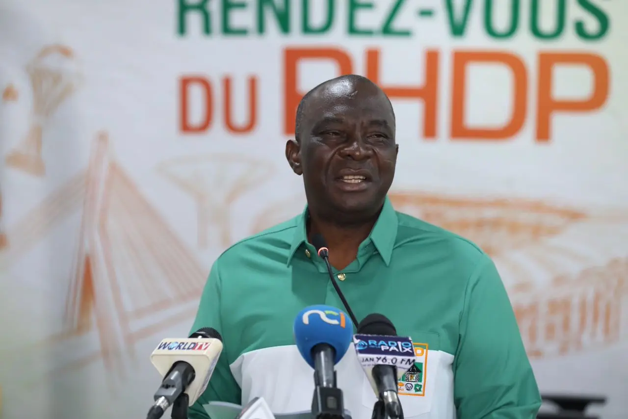 Côte d'Ivoire Adjoumani dénonce le clonage de sa voix dans un enregistrement explosif