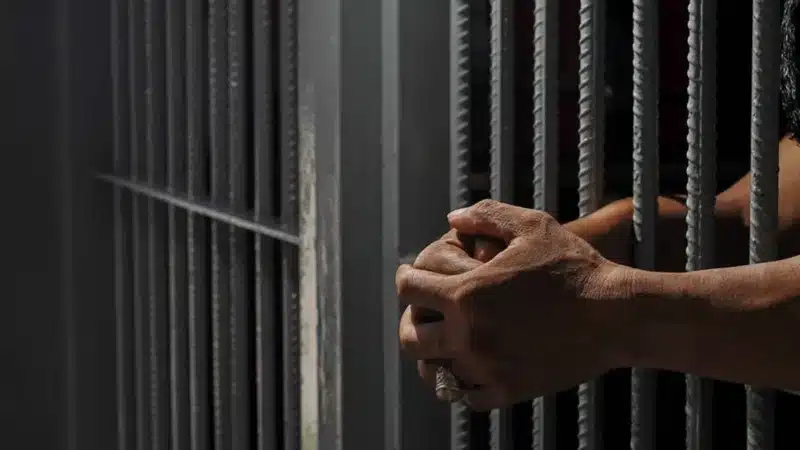 France : un officier ivoirien en détention pour viol de sa nièce