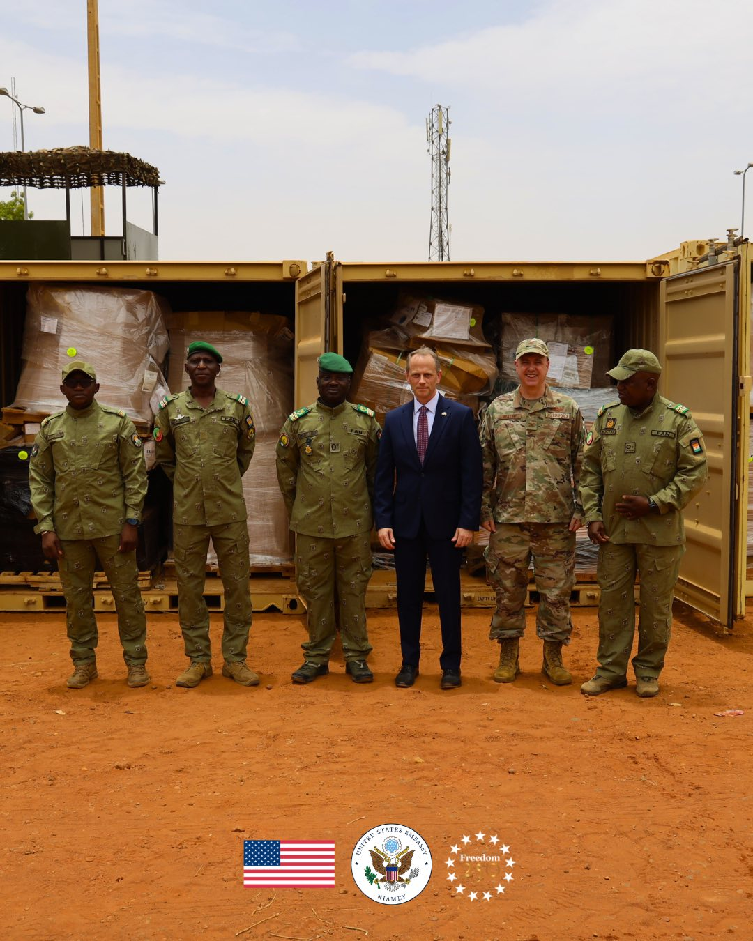 Niger : les États-Unis équipent l'armée à hauteur de 1,2 milliard FCFA Niger : les États-Unis équipent l'armée à hauteur de 1,2 milliard FCFA - Afrique sur 7