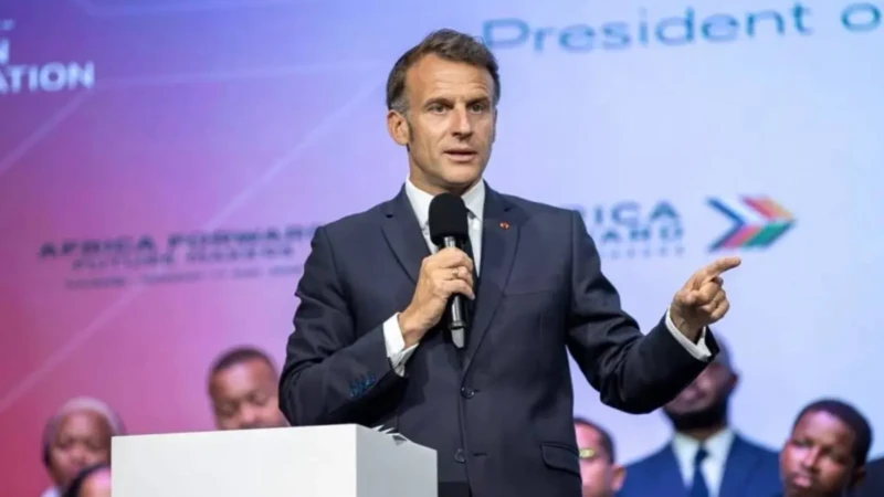 Macron déclare que la jeunesse française a un destin lié avec l'Afrique