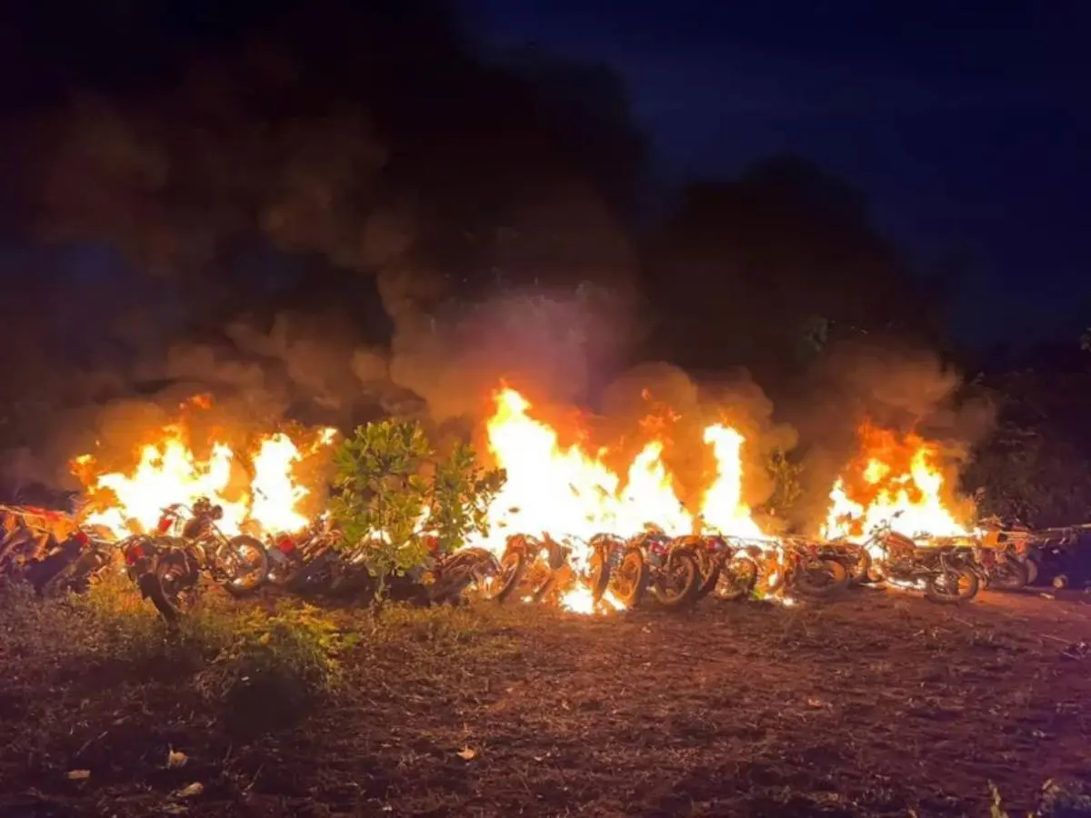 Orpaillage illégal en Côte d'Ivoire : des motos brulées, des fusils saisis et 27 personnes interpellées