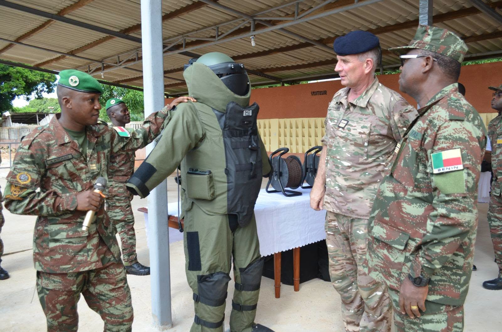 Le Bénin muscle sa lutte contre les engins explosifs - Afrique sur 7