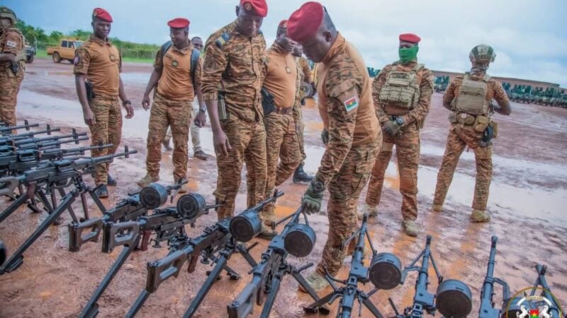 Burkina Faso : l'armée dit avoir neutralisé plus de 400 terroristes en une journée