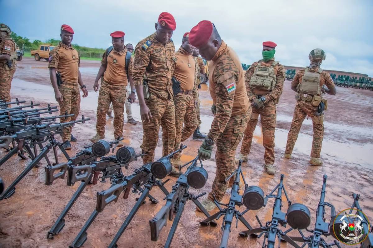Burkina Faso : l’armée dit avoir neutralisé plus de 400 terroristes en une journée