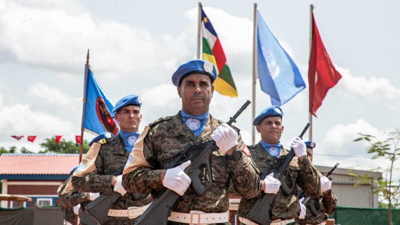 Mission de la paix : les Casques bleus tunisiens récompensés pour leur bravoure en Centrafrique - Afrique sur 7