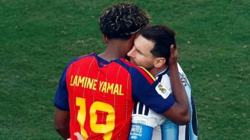 Mondial 2026 : l'accolade entre Lionel Messi et Lamine Yamal, un geste significatif