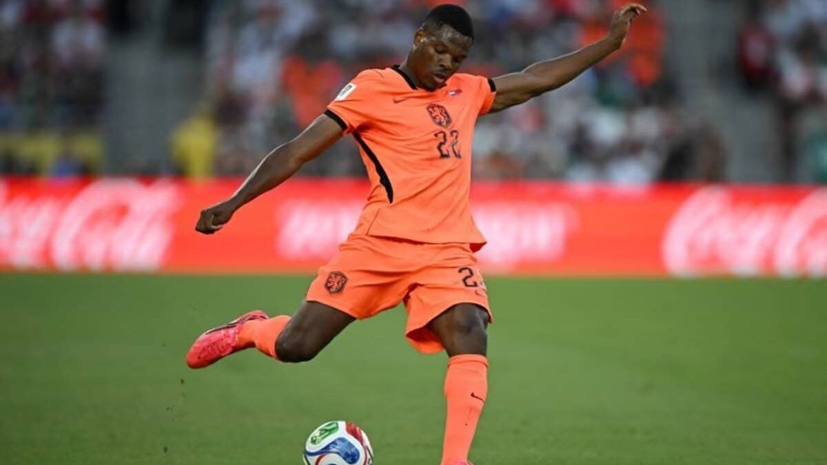 Transfert : Denzel Dumfries rejoint le Real Madrid