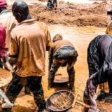 Côte d'Ivoire : la petite mine légale affronte les réseaux clandestins