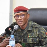 Guinée : Mamadi Doumbouya absent, l'armée monte au créneau