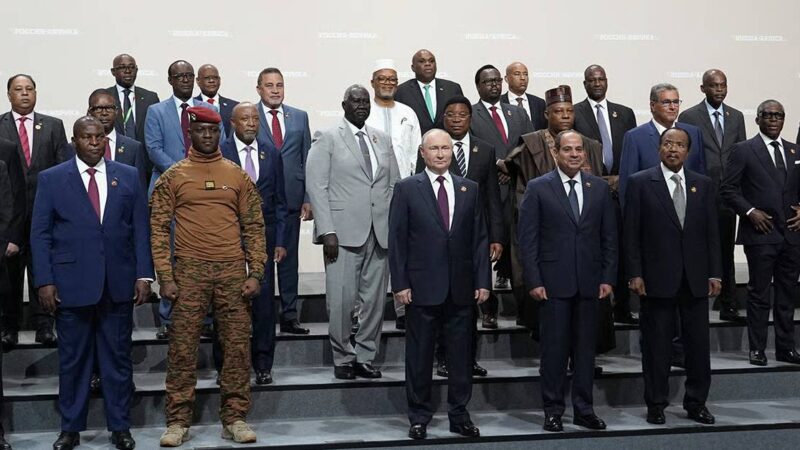 Les stratégies de la Russie pour s'emparer de l'Afrique ou les ressources d'une guerre hybride