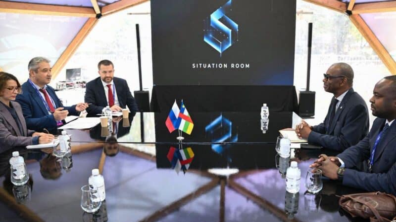 La Centrafrique tend la main à la Russie pour renforcer sa gouvernance numérique. - Afrique sur 7