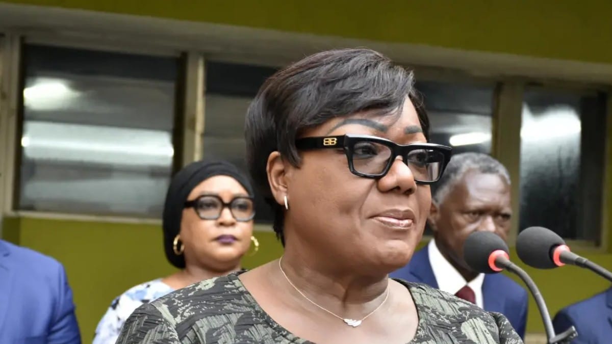 Anne Désirée Ouloto, ministre de la Fonction publique, visite médicale fonction publique 2026
