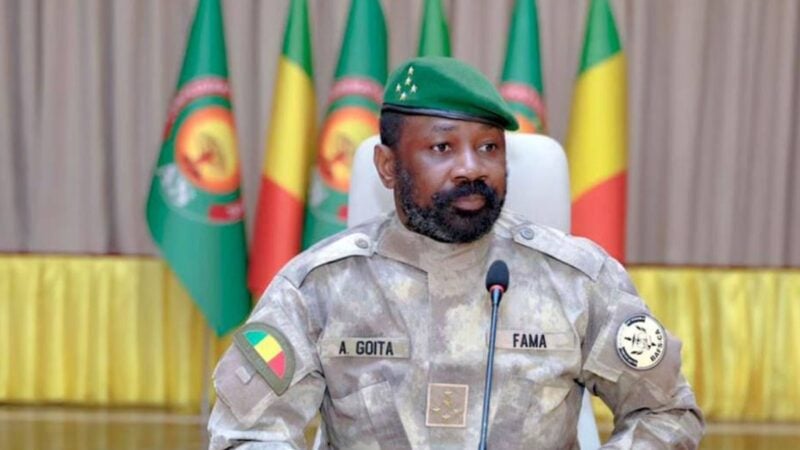 Assimi Goïta, président de la transition au Mali, où la déchéance de nationalité est élargie