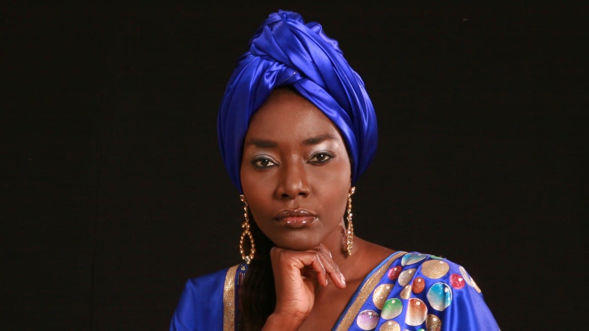 Coumba Gawlo, chanteuse sénégalaise qui organise le festival Chant des Linguère au Niger