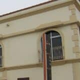 Groupe Sonatel, bâtiment de l’opérateur et pylône de télécommunication à Saint-Louis du Sénégal