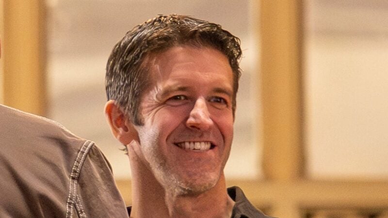 John Ternus, patron d'Apple, qui a présenté l'iPhone pliable
