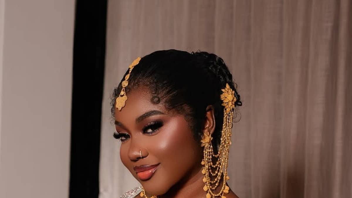 Mia Guissé, chanteuse sénégalaise, au cœur de la polémique sur le prix de son sac Louis Vuitton