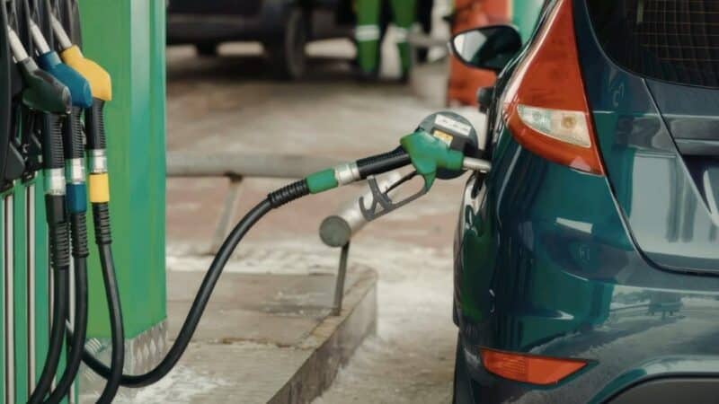 Pénurie de carburant au Congo : pistolet de pompe à essence