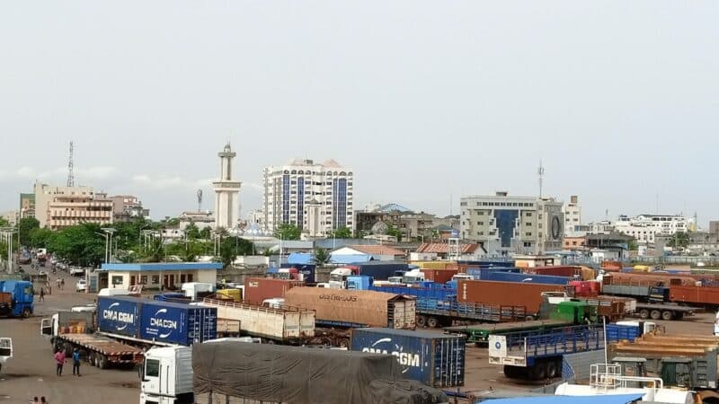 Superficie de Cotonou : vue du quartier Zongo et du centre-ville de Cotonou au Bénin