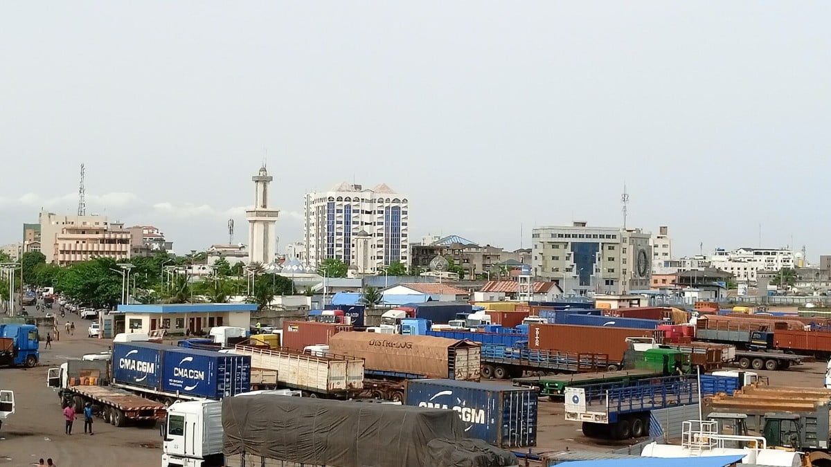 Superficie de Cotonou : vue du quartier Zongo et du centre-ville de Cotonou au Bénin